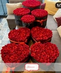 600 adet özel kutularda güllerin...